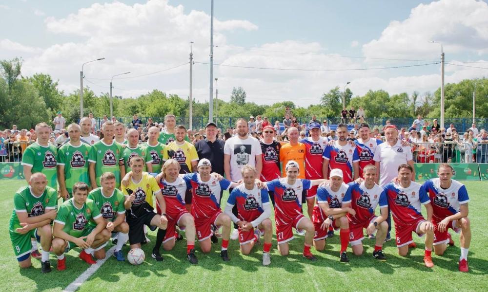 Более 3000 зрителей посетили матч «Легенд футбола» в Луховицах